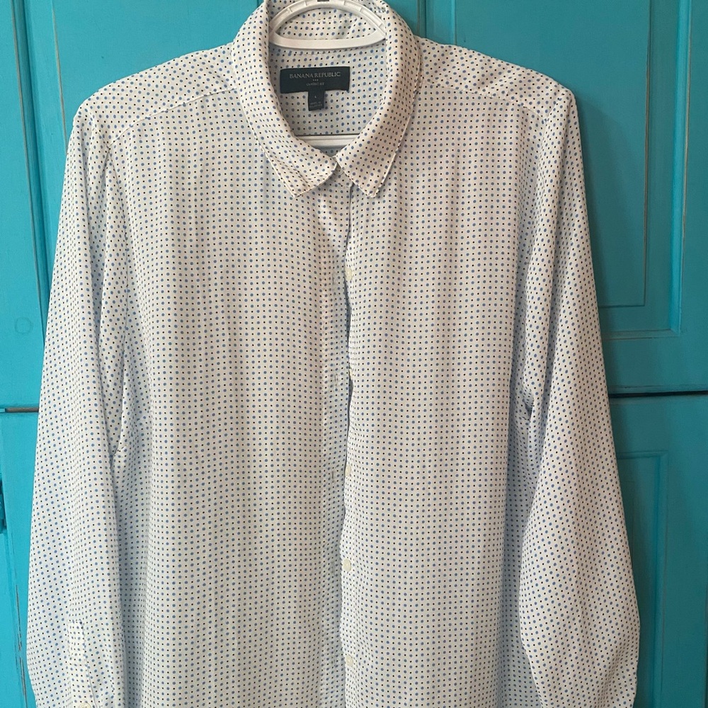 Banana Republic Button Up Collar Shirt - pattern Polka Dot - casual or office -